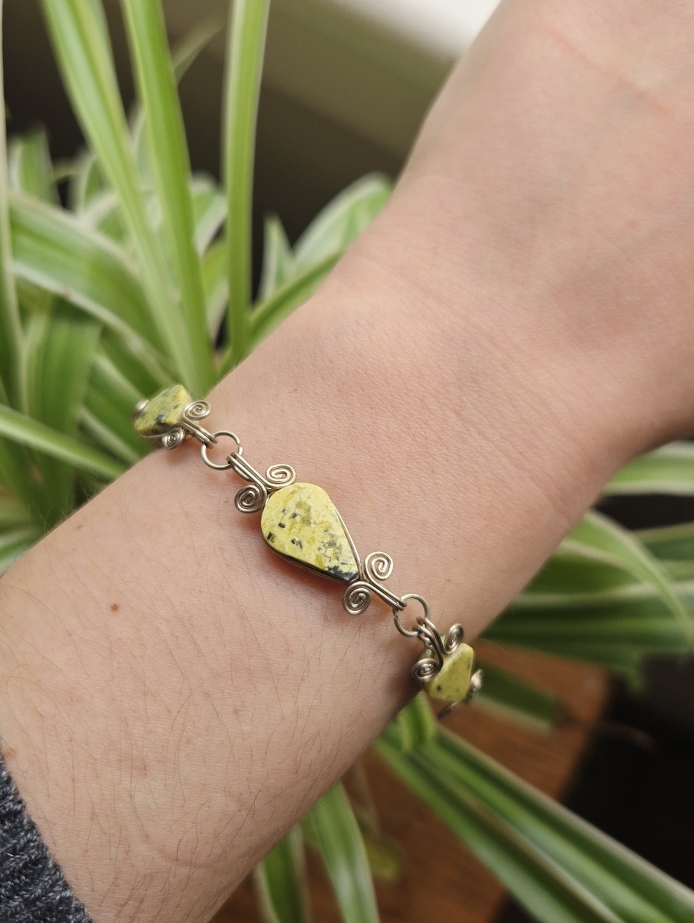 Vintage Bohemian Natural Yellow Stone Boho Wire Bracelet